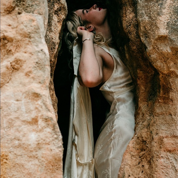 Jone’s New York Nightgown & Robe - Picture 5 of 8